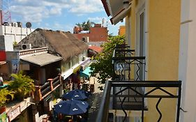 Suites Los Arcos